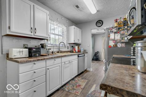 387 Pleasantview Boulevard Greenwood IN 46142