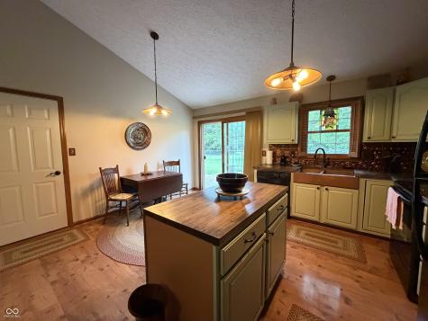 9236 Crawfordsville Road Indianapolis IN 46234