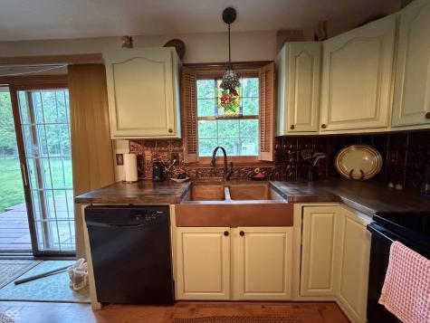 9236 Crawfordsville Road Indianapolis IN 46234
