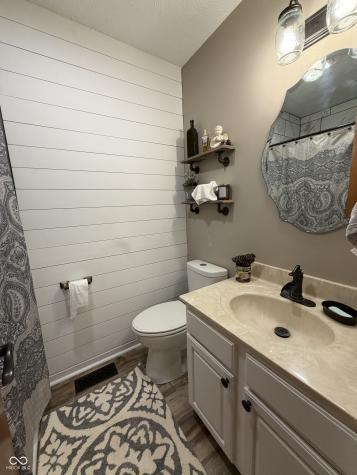 9236 Crawfordsville Road Indianapolis IN 46234