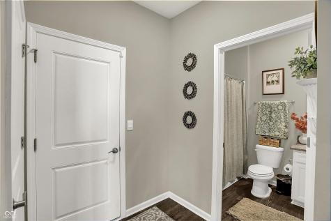 2042 Downey Lane Greenfield IN 46140