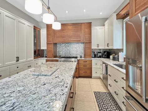 1040 Champion Court Columbus IN 47201