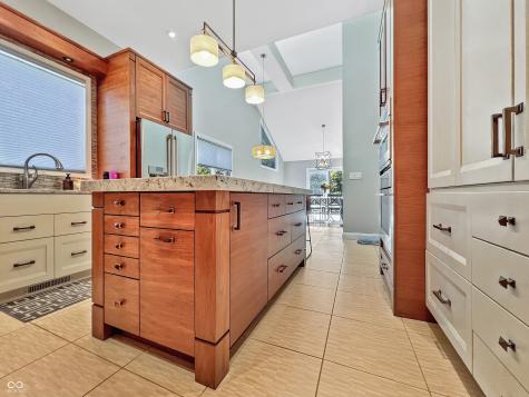 1040 Champion Court Columbus IN 47201