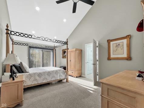 1040 Champion Court Columbus IN 47201