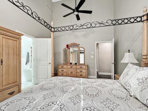 1040 Champion Court Columbus IN 47201