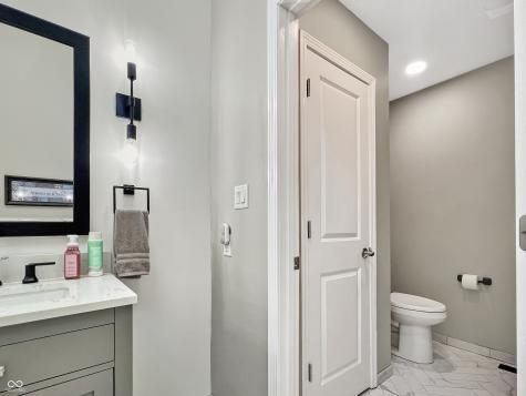 1040 Champion Court Columbus IN 47201