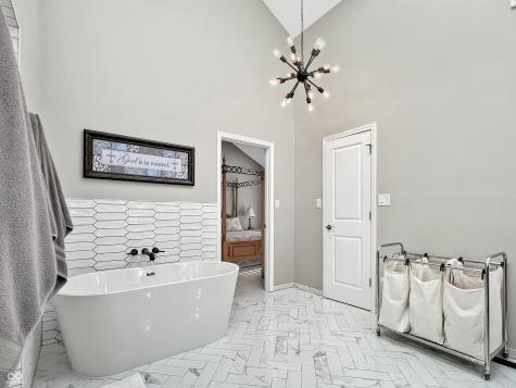 1040 Champion Court Columbus IN 47201