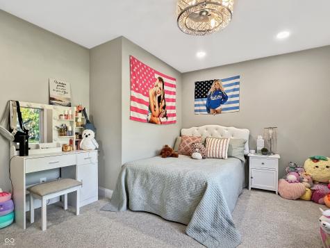 1040 Champion Court Columbus IN 47201