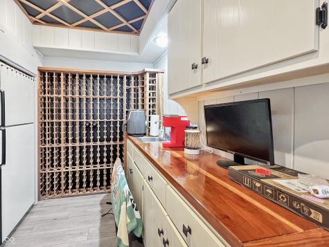 1040 Champion Court Columbus IN 47201