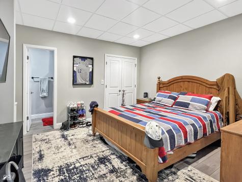 1040 Champion Court Columbus IN 47201