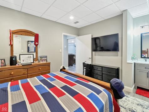 1040 Champion Court Columbus IN 47201