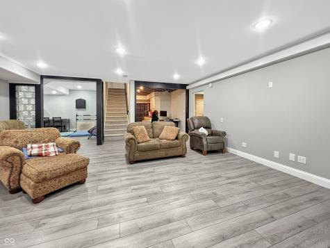 1040 Champion Court Columbus IN 47201