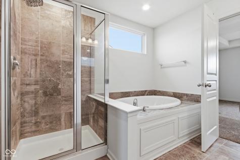 12684 Castle Pine Drive Noblesville IN 46060