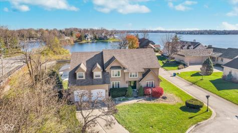 9667 Spruance Court Indianapolis IN 46256