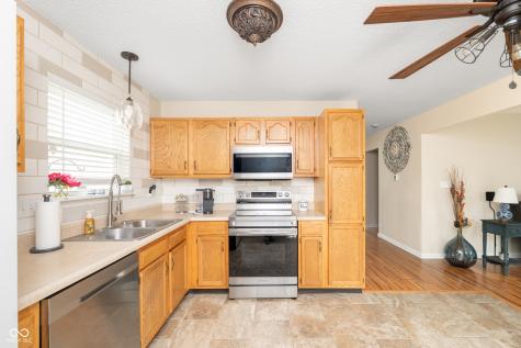 5752 Glass Chimney Lane Indianapolis IN 46235