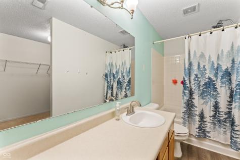 6911 Woodland Heights Drive Avon IN 46123