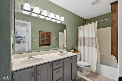 10928 Echo Grove Circle Indianapolis IN 46236