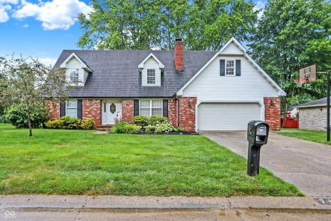 715 Queenswood Drive Indianapolis IN 46217