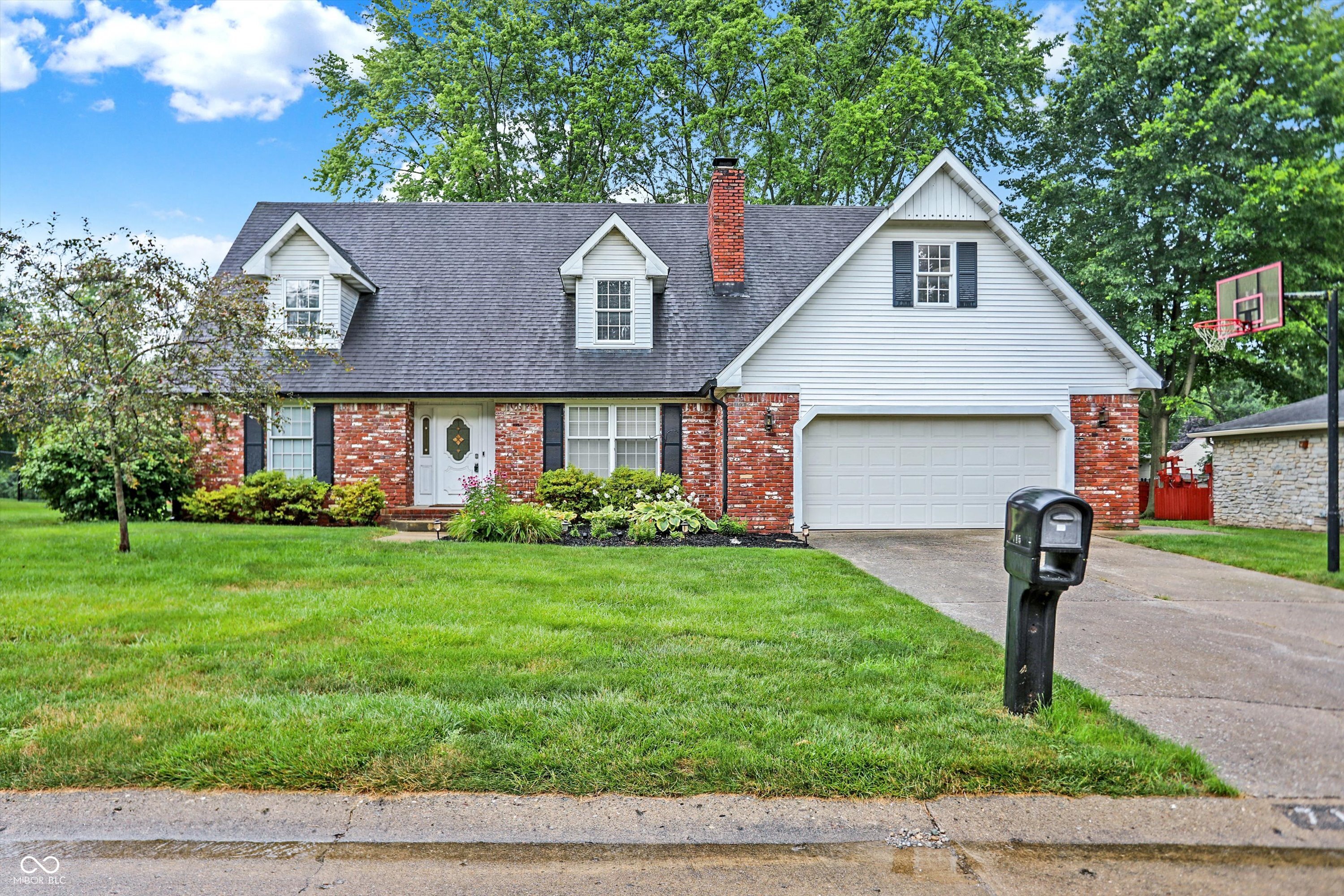 715 Queenswood Drive Indianapolis IN 46217