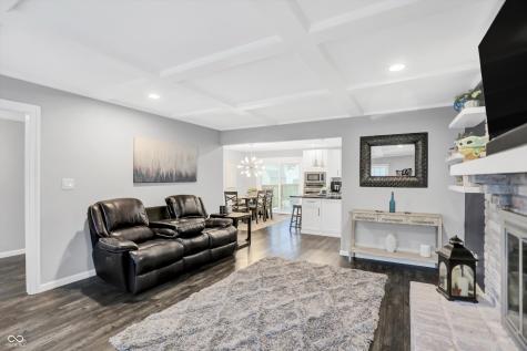 715 Queenswood Drive Indianapolis IN 46217