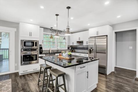 715 Queenswood Drive Indianapolis IN 46217
