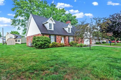 715 Queenswood Drive Indianapolis IN 46217