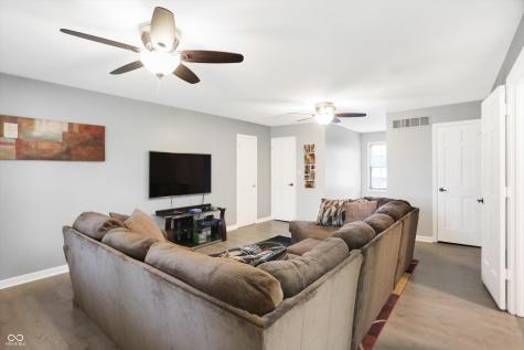 715 Queenswood Drive Indianapolis IN 46217