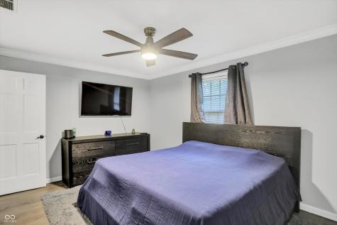 715 Queenswood Drive Indianapolis IN 46217