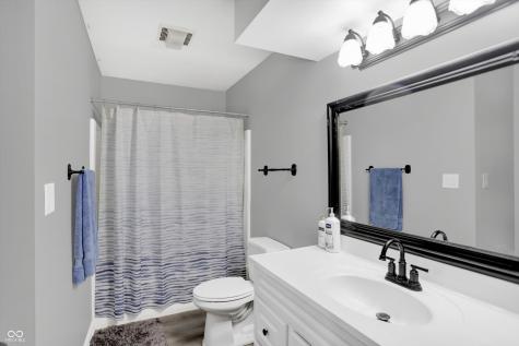 715 Queenswood Drive Indianapolis IN 46217