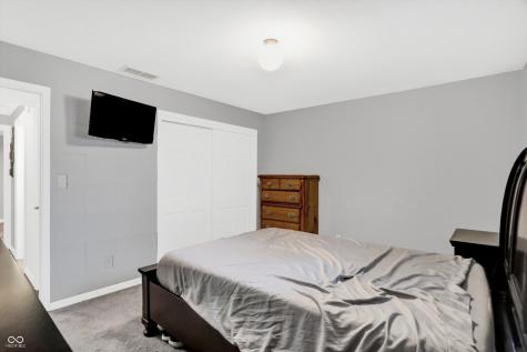 715 Queenswood Drive Indianapolis IN 46217