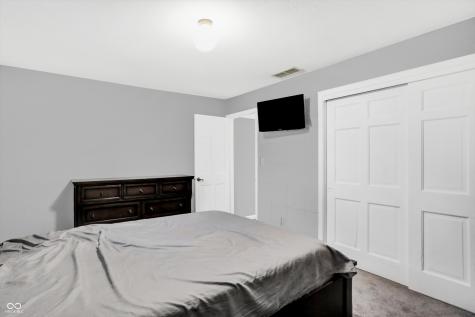 715 Queenswood Drive Indianapolis IN 46217