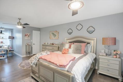 715 Queenswood Drive Indianapolis IN 46217