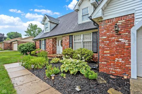 715 Queenswood Drive Indianapolis IN 46217
