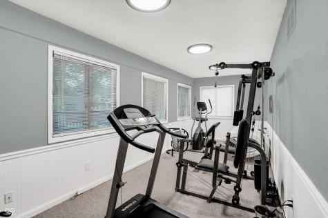 715 Queenswood Drive Indianapolis IN 46217