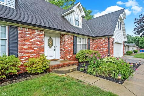 715 Queenswood Drive Indianapolis IN 46217