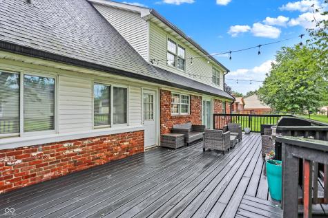 715 Queenswood Drive Indianapolis IN 46217