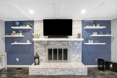 715 Queenswood Drive Indianapolis IN 46217