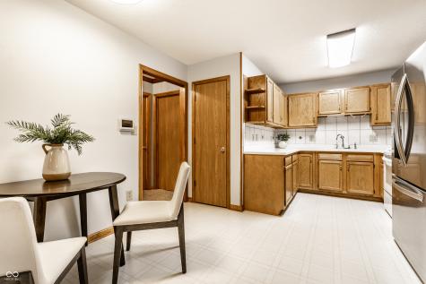 516 Cresthaven Drive Indianapolis IN 46217