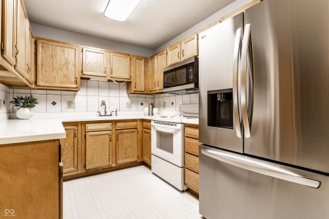 516 Cresthaven Drive Indianapolis IN 46217