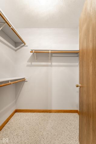 516 Cresthaven Drive Indianapolis IN 46217