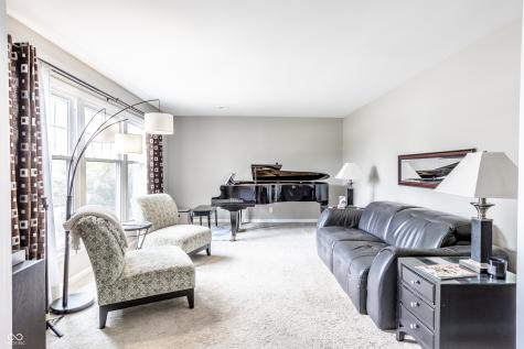7432 Glenview Drive W Indianapolis IN 46250