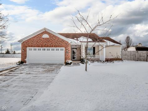 2022 Calvert Circle Greenwood IN 46143
