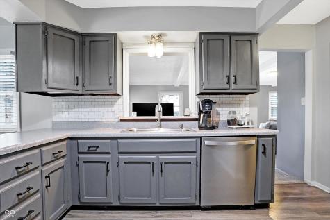 8046 Meadow Lane Indianapolis IN 46227