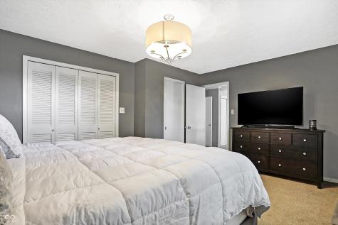 8046 Meadow Lane Indianapolis IN 46227