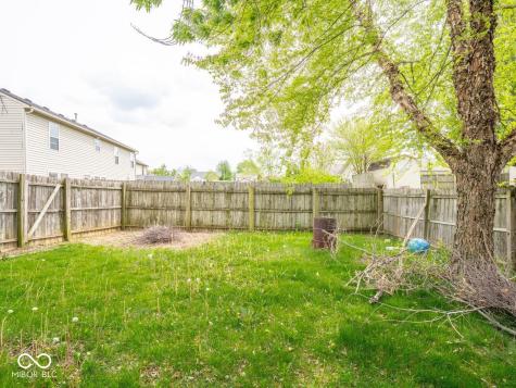 7611 Penguin Circle Indianapolis IN 46239