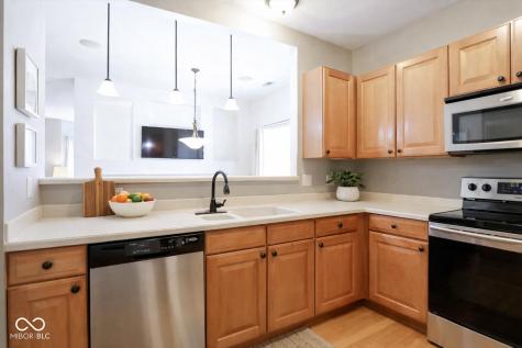 1626 Lacebark Drive Greenwood IN 46143