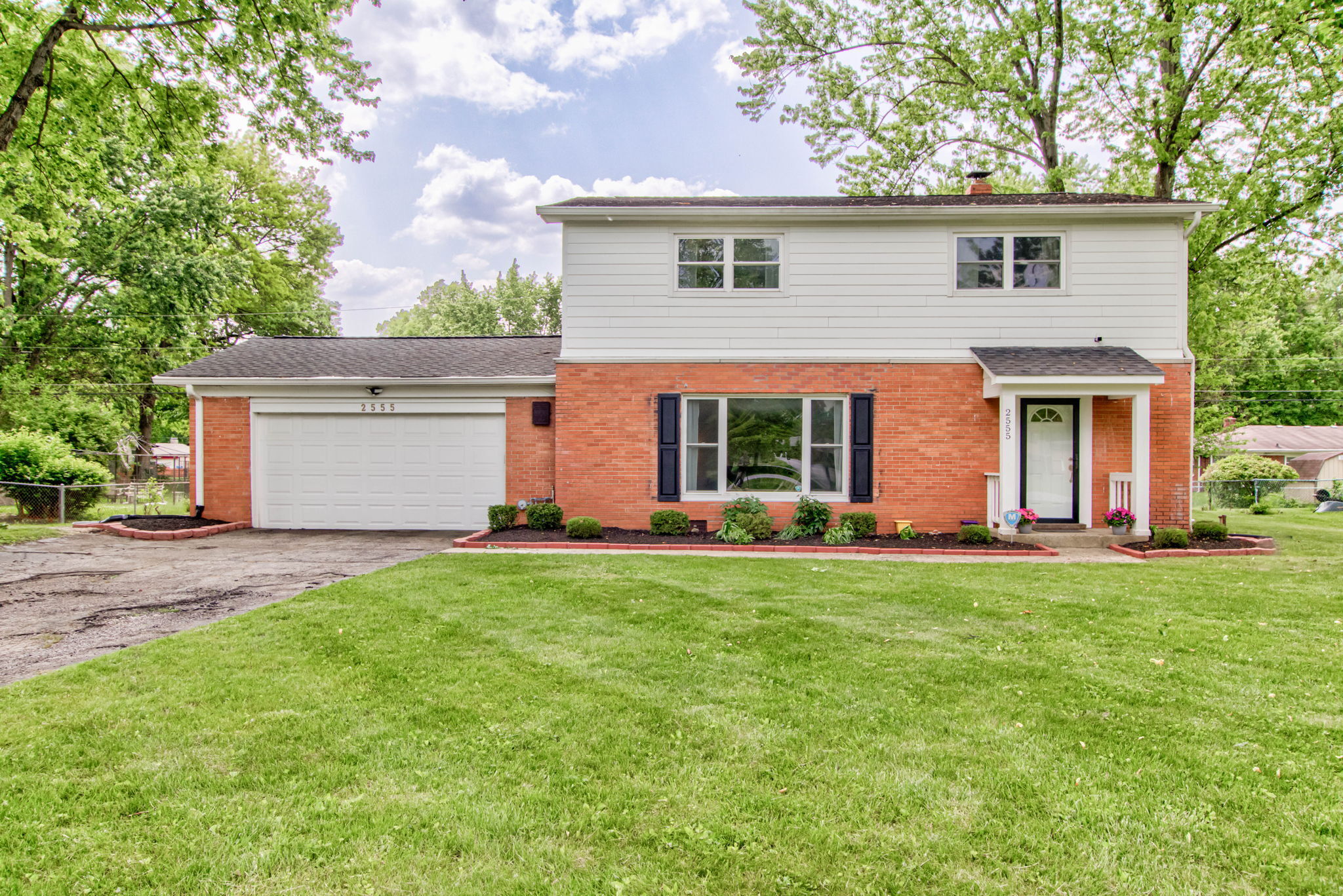 2555 Springfield Drive Indianapolis IN 46228