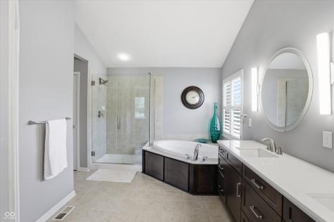 9449 Shadow Rock Circle Zionsville IN 46077