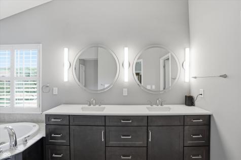 9449 Shadow Rock Circle Zionsville IN 46077