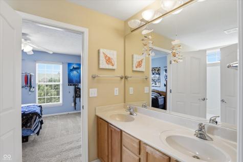 9449 Shadow Rock Circle Zionsville IN 46077